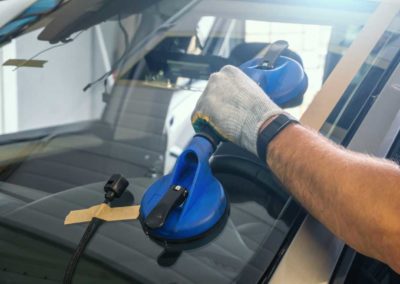 installing car windshield